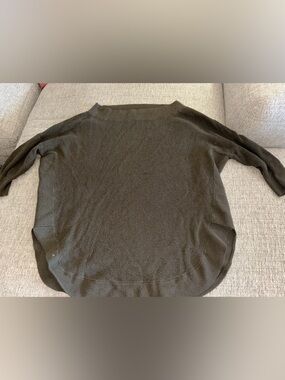 Express Olive Green Ribbed Crewneck Sweater size medium